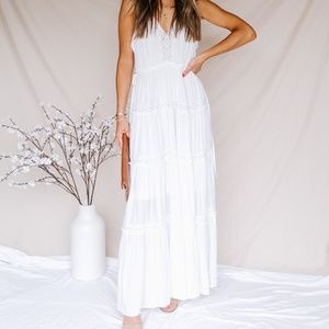 VICI Corinne Tiered Lace Maxi Dress - Small BNWT